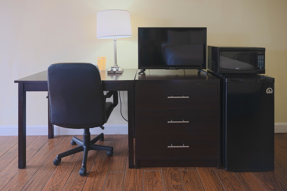 Premium Room, 2 Queen Beds - Photo 8