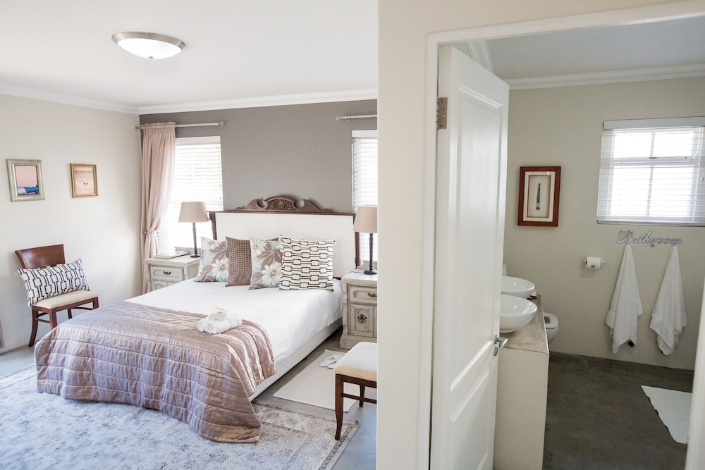 Deluxe Room, 1 Bedroom (Whale Room) photo 3