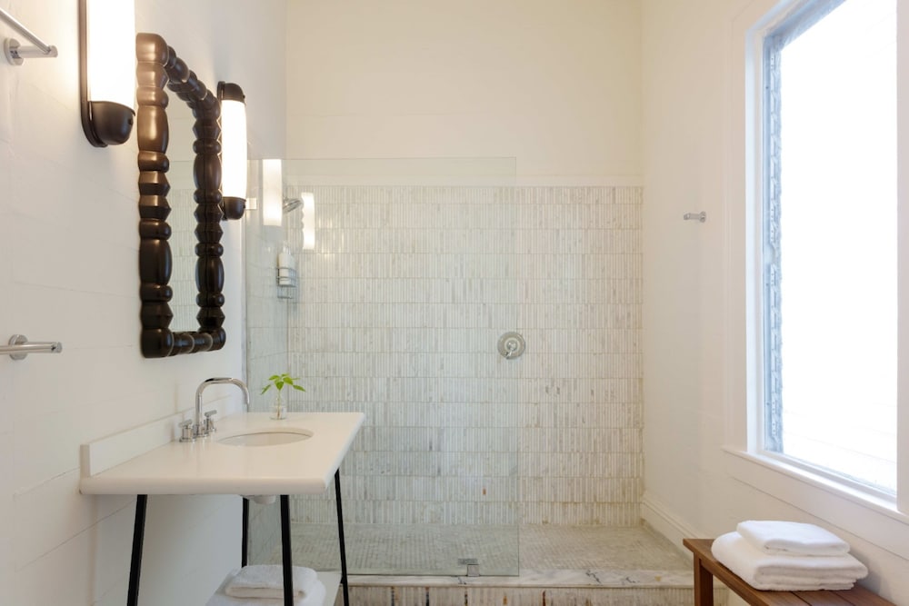 Room (Cypress) - Photo 4