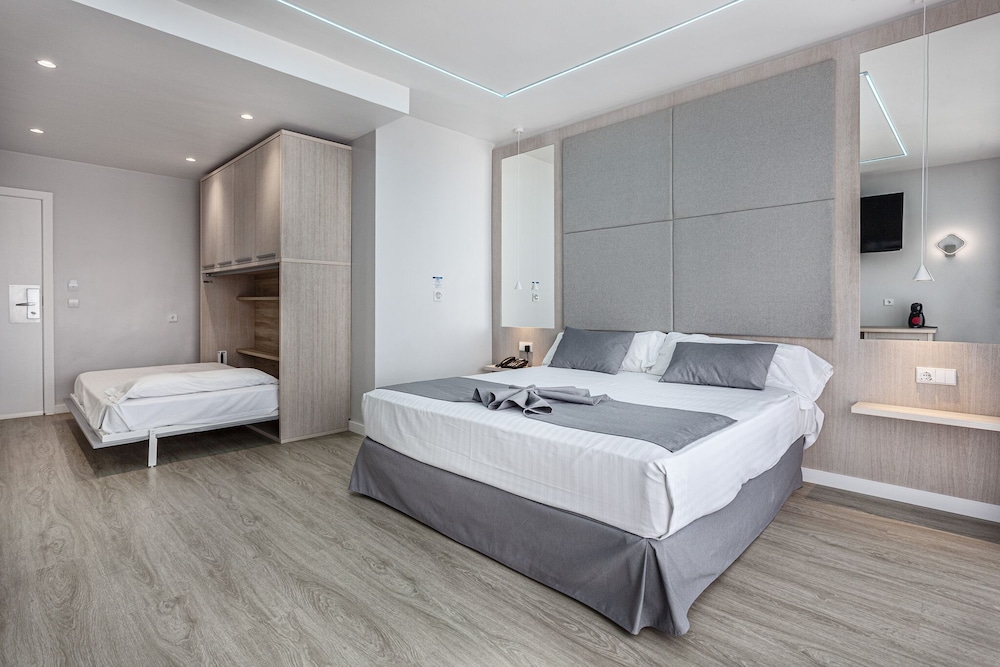Junior Studio Suite