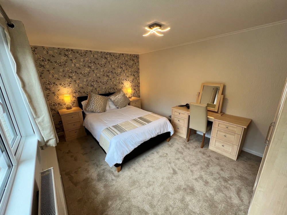 Luxury Apartment, Ensuite, Garden View (2 Bed) photo 2