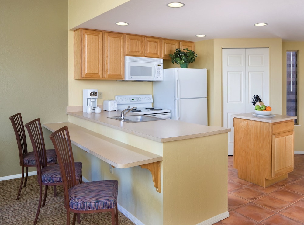 Deluxe Condo, 1 Bedroom, Kitchen photo 2