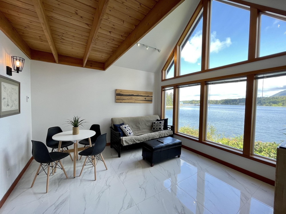 House (Hot Tub & Waterfront / Doc Holiday Ca) photo 2