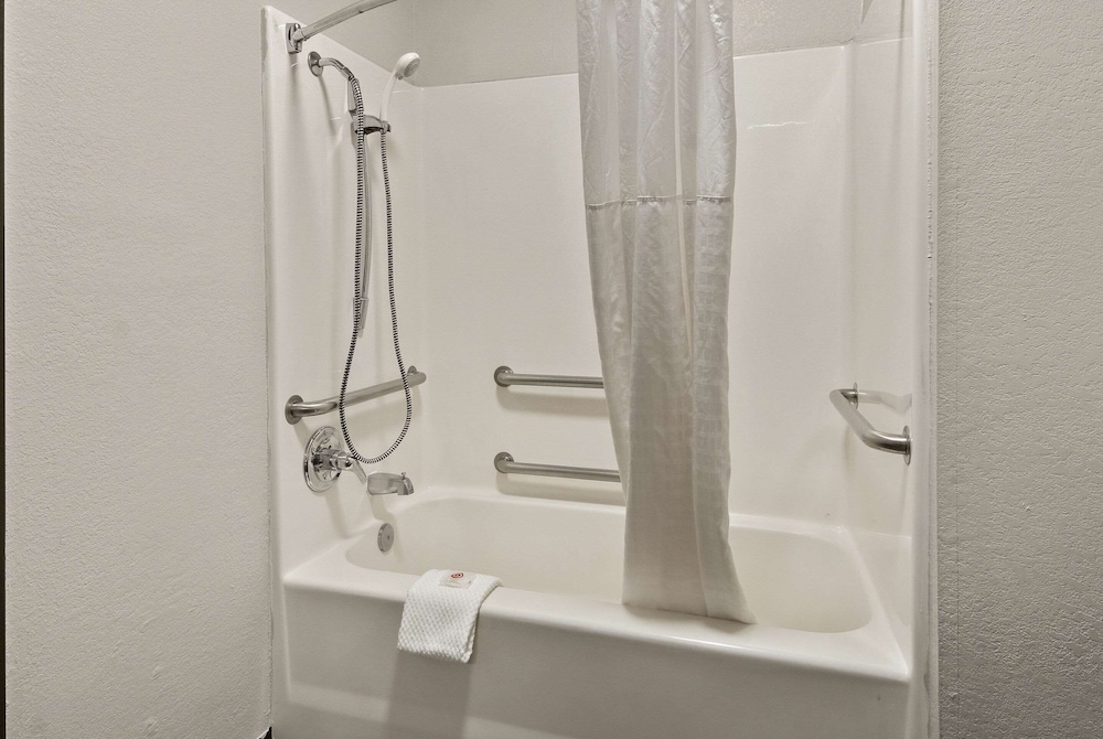 2 Beds Queen Suite Non Smoking Accessible with Walk in Shower - Photo 11