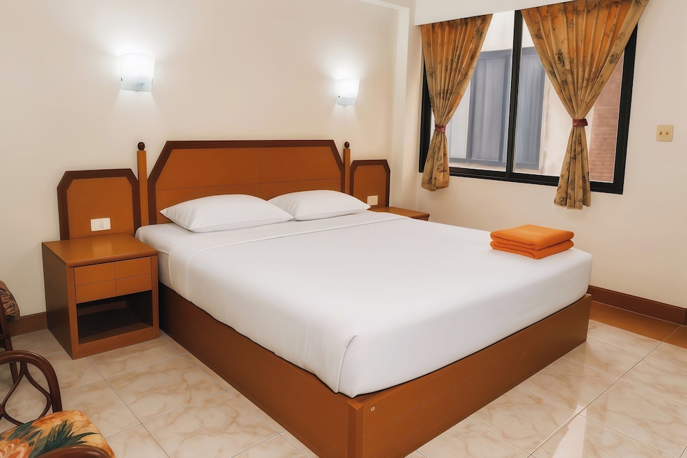 Superior Double Room thumbnail 5