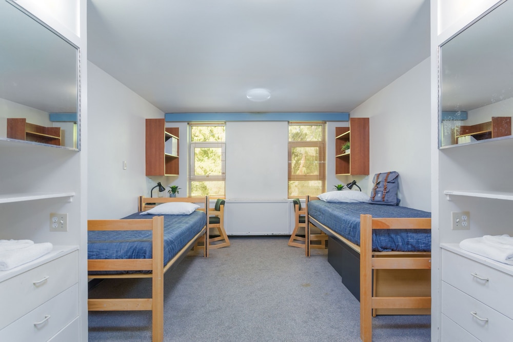 Basic Twin Room, 2 Twin Beds photo 1