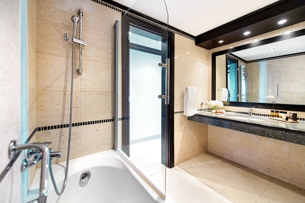 Standard Twin Room (Land View) - Photo 2