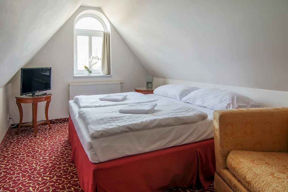 Standard Apartment, 2 Bedrooms (attic, promenade) photo 2