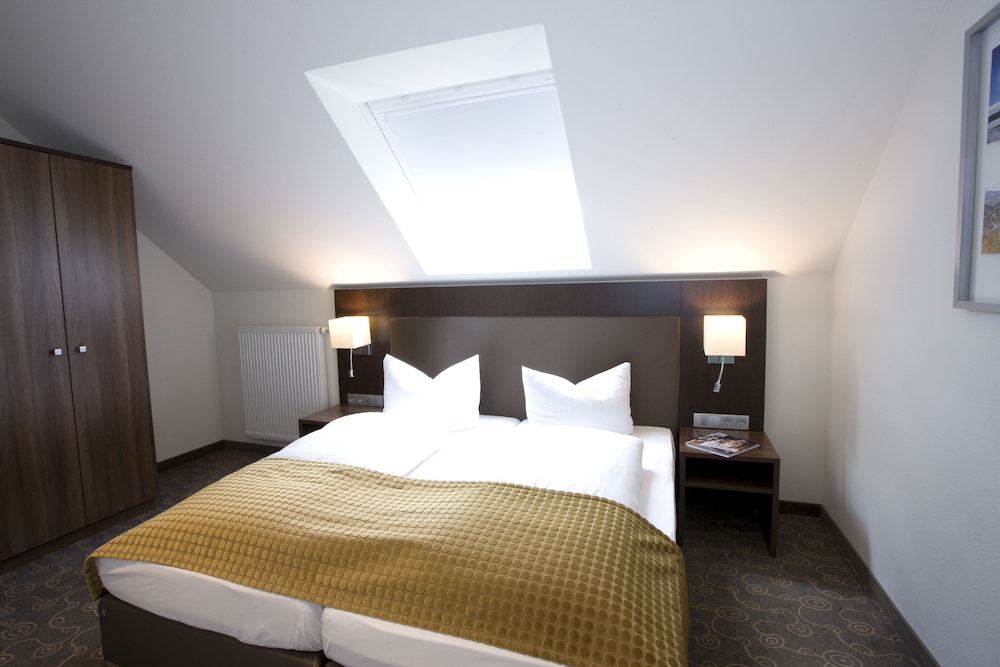 Suite, 1 Bedroom, Balcony photo 3