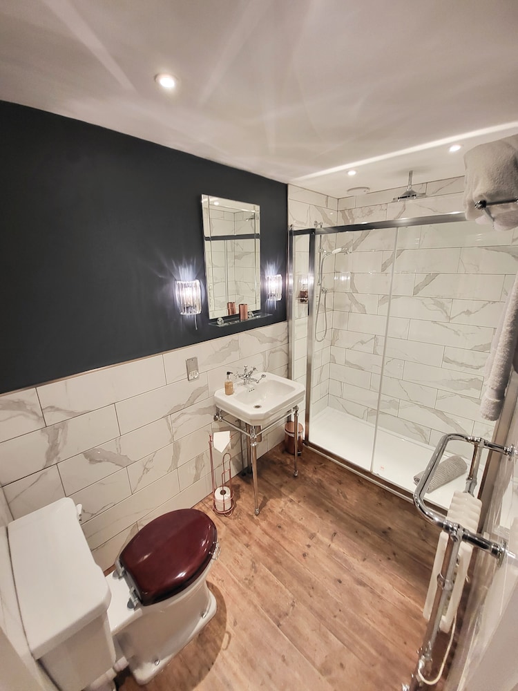 Double Room (The Ely) photo 3