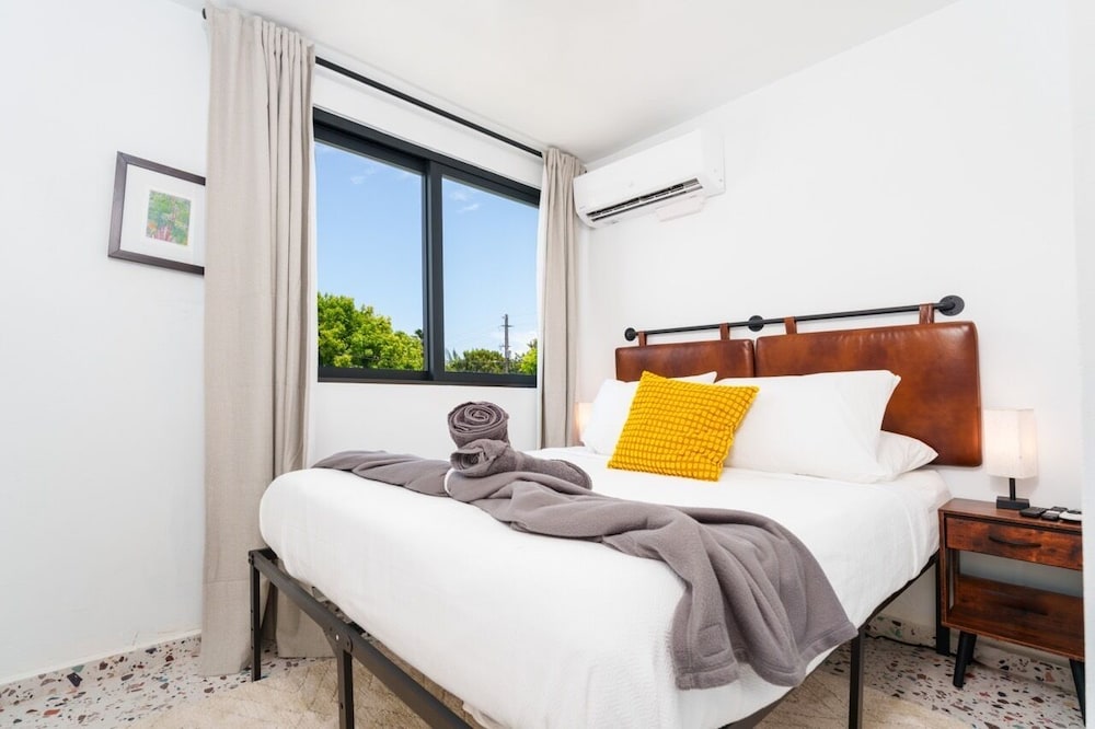 Premium Double Room, 2 Queen Beds, Kitchen, Pool View photo 1