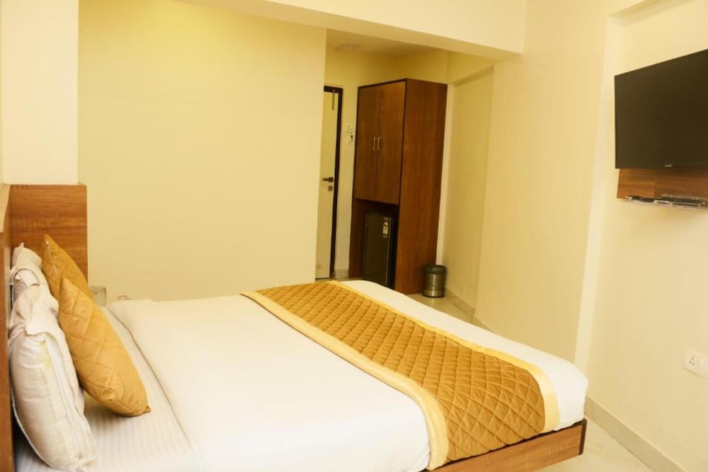 Deluxe Double Room - Photo 8