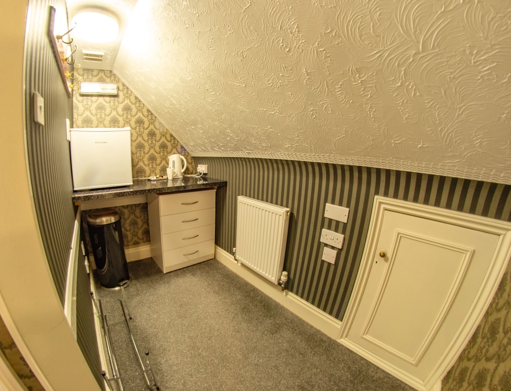 Basic Single Room, 1 Twin Bed photo 3