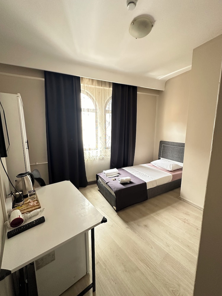 Classic Single Room, Accessible, Smoking