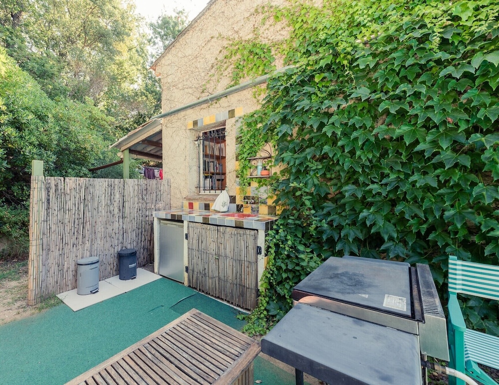 Comfort Triple Room, Private Bathroom, Garden View photo 3