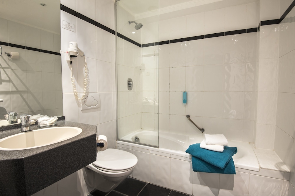 Standard Double or Twin Room photo 3