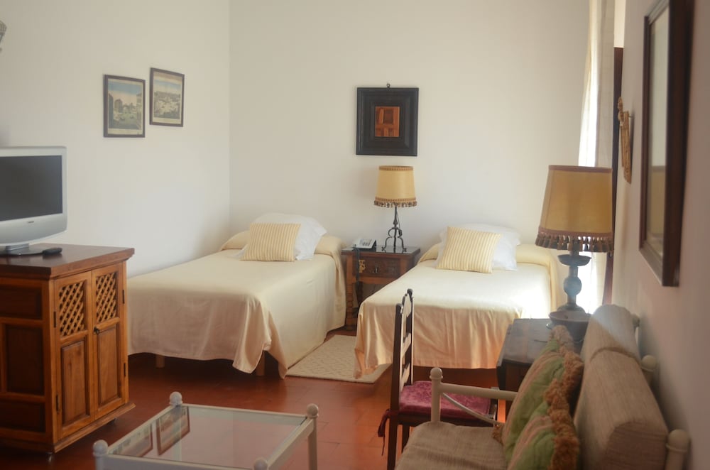 Superior Double or Twin Room, City View photo 2