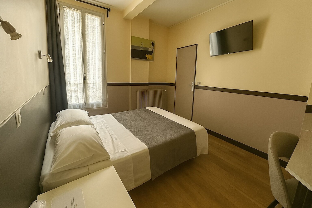 Standard Double Room photo 3