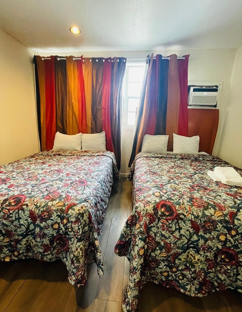 Basic Double or Twin Room photo 1