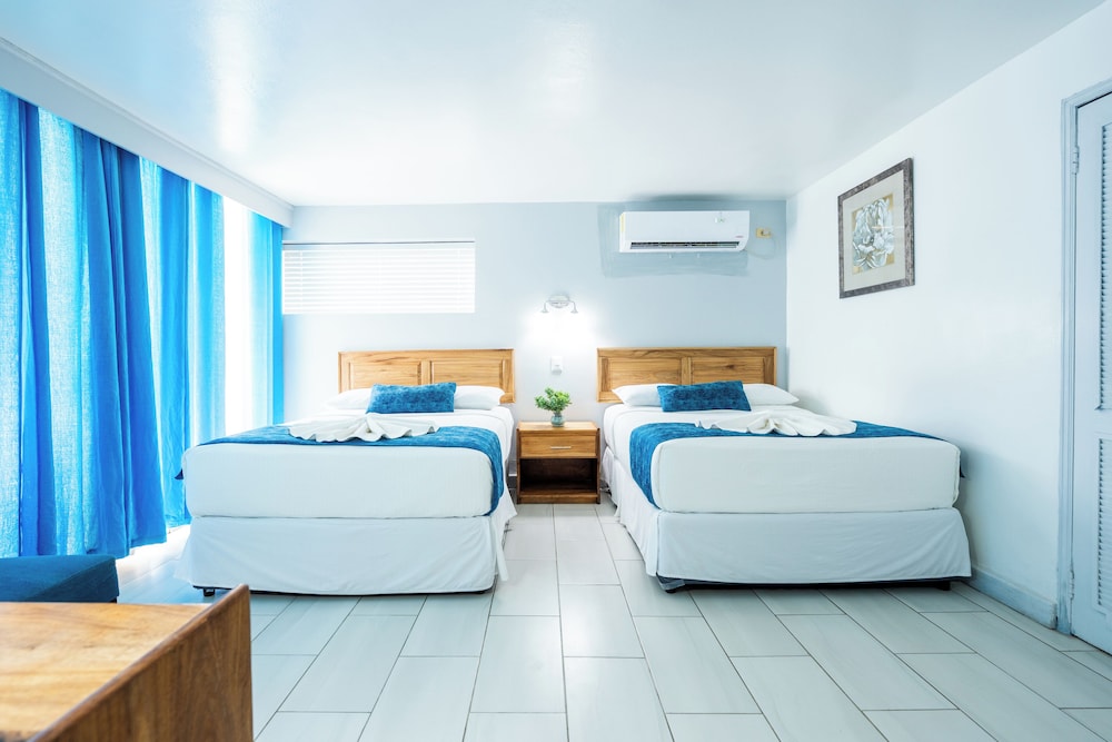 Standard Room, 2 Double Beds, Pool View
