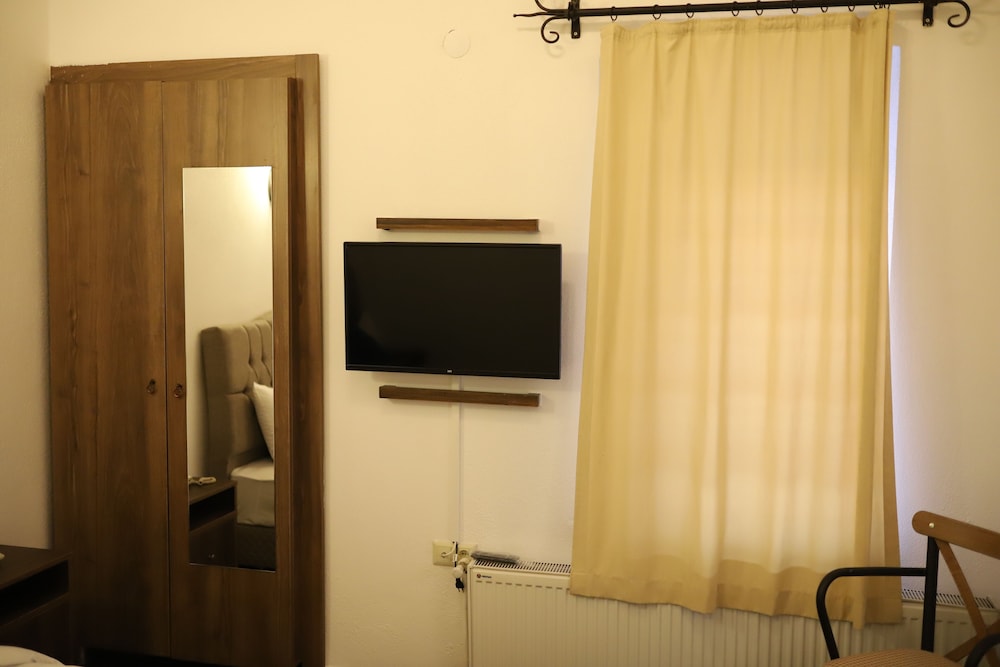 Basic Double or Twin Room photo 3