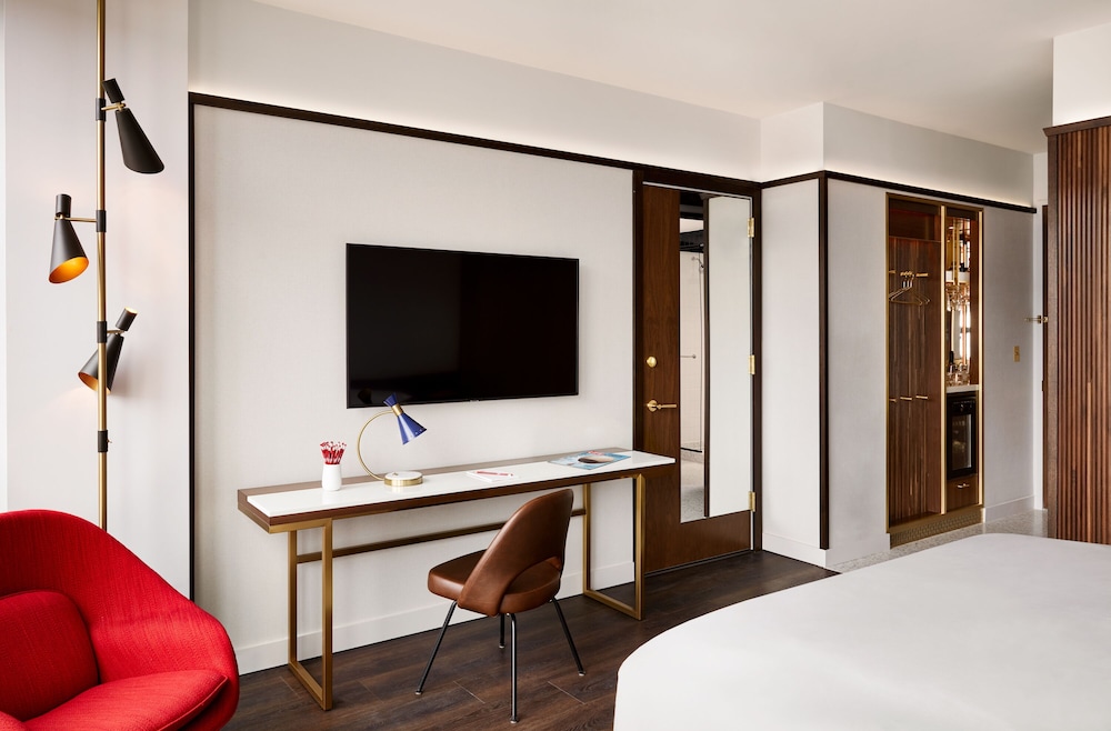 Deluxe Room, 1 King Bed