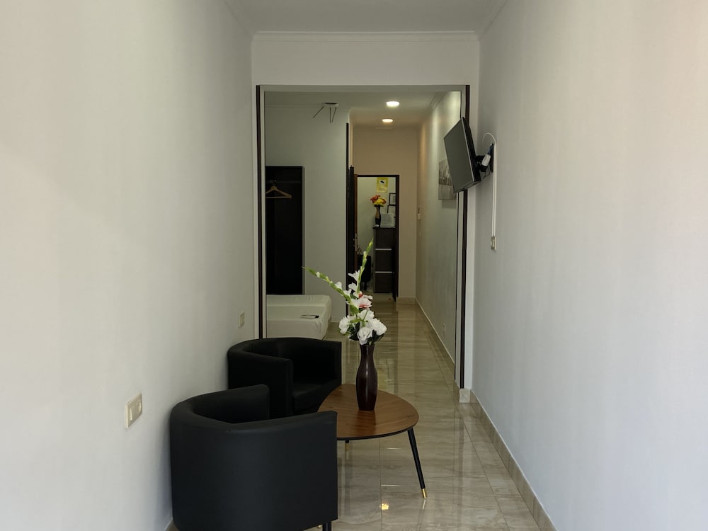 Deluxe Triple Room, 3 Twin Beds, Private Bathroom photo 3