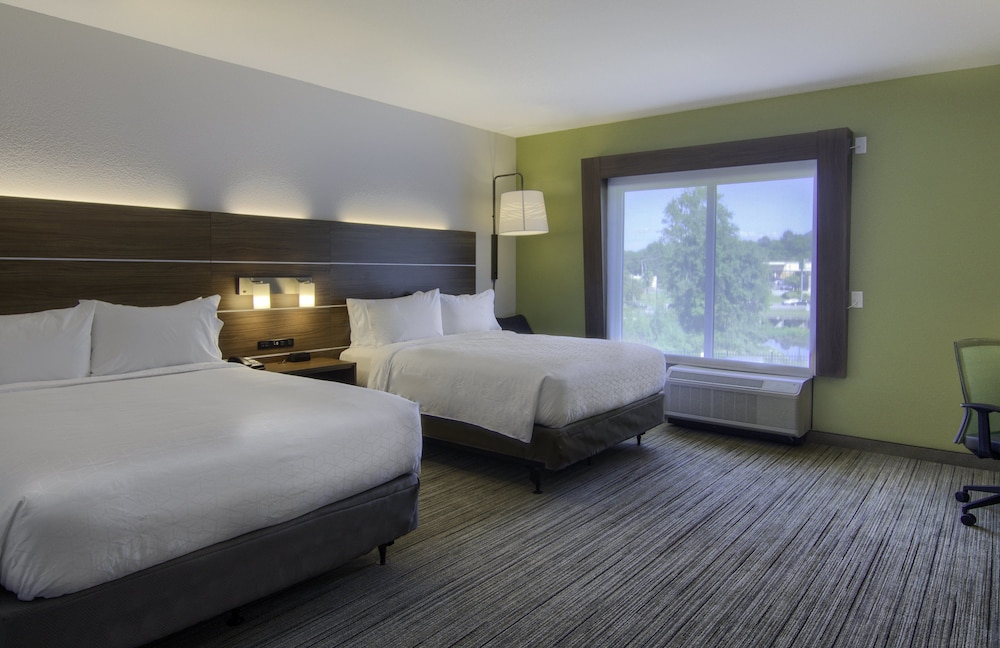 Suite, Multiple Beds