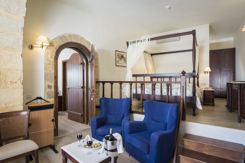 Traditional Suite