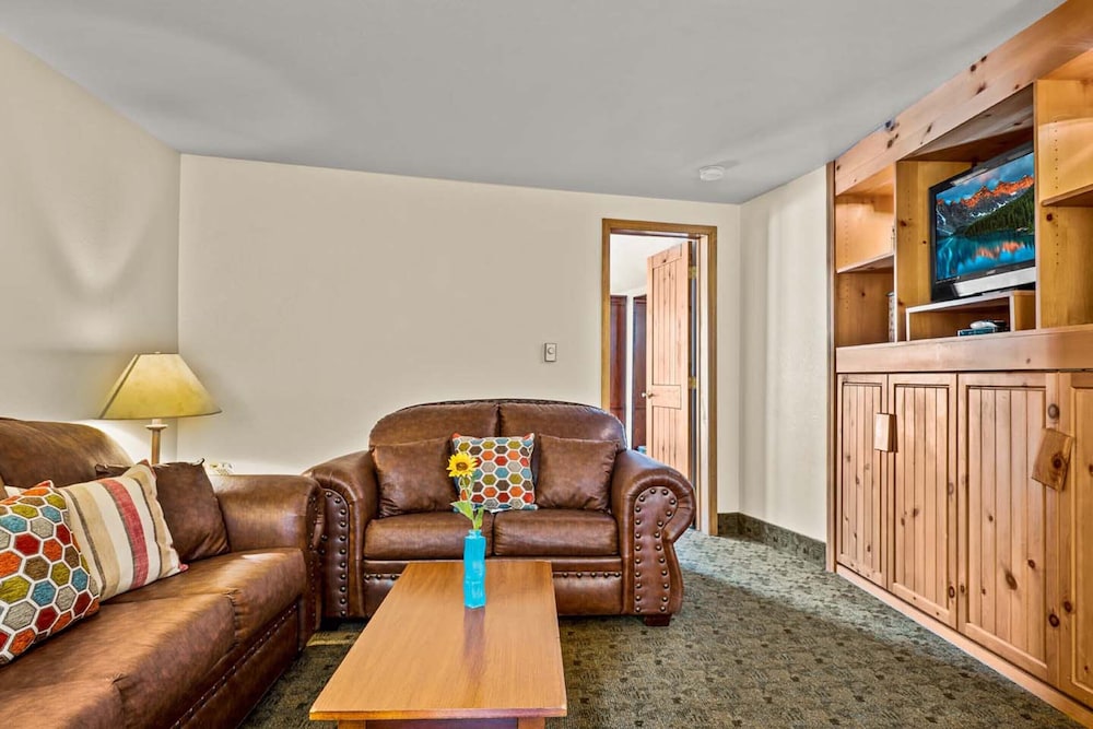 Red Mountain King Suite photo 3