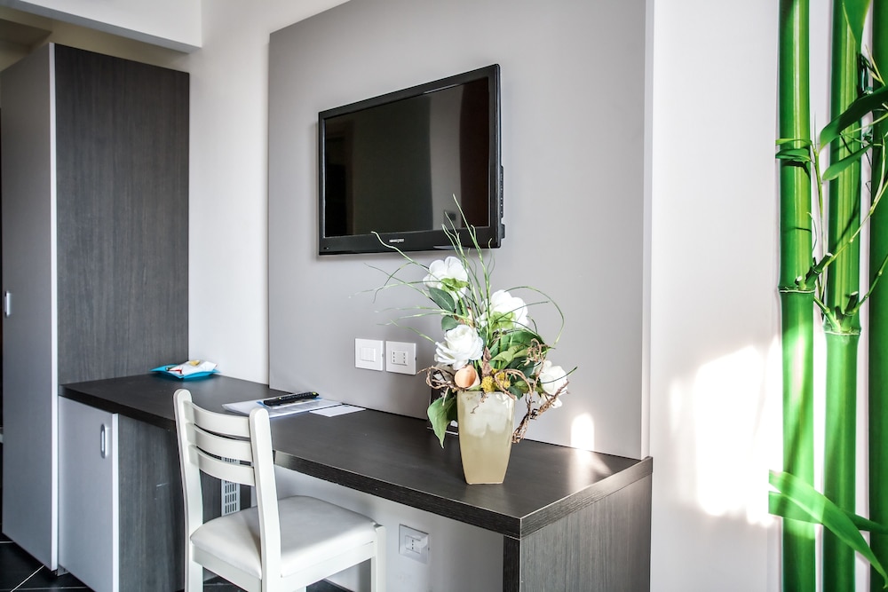 Room (5 Pax) photo 2