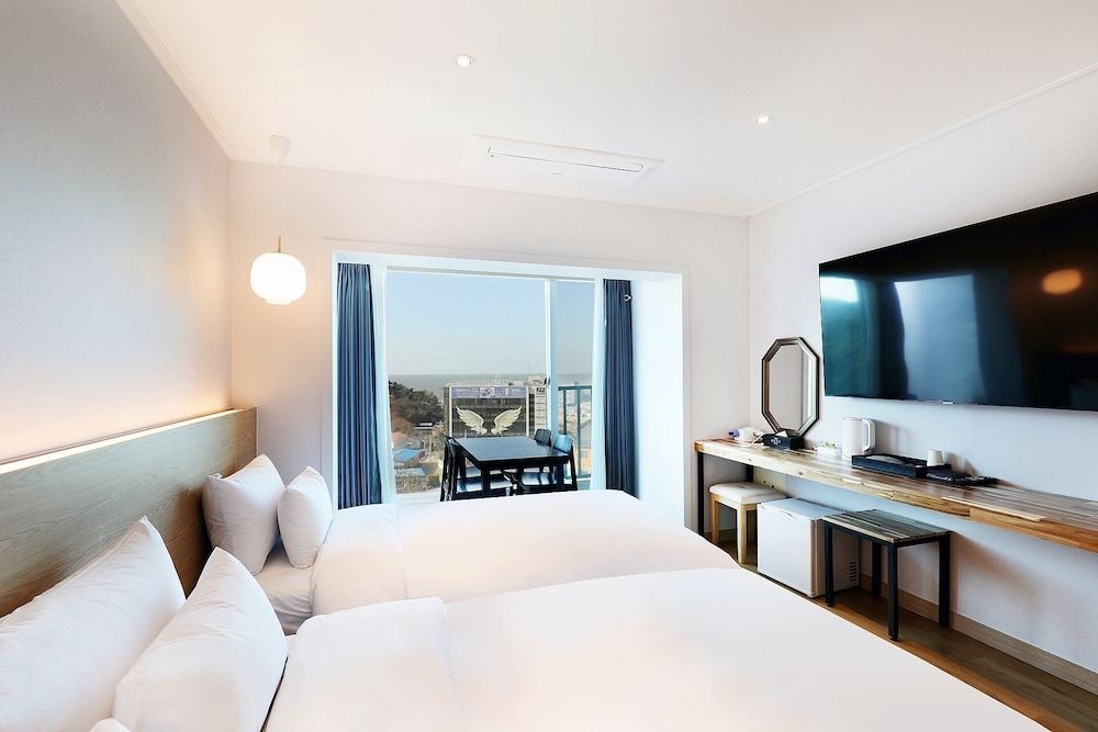 Deluxe Twin Room photo 2