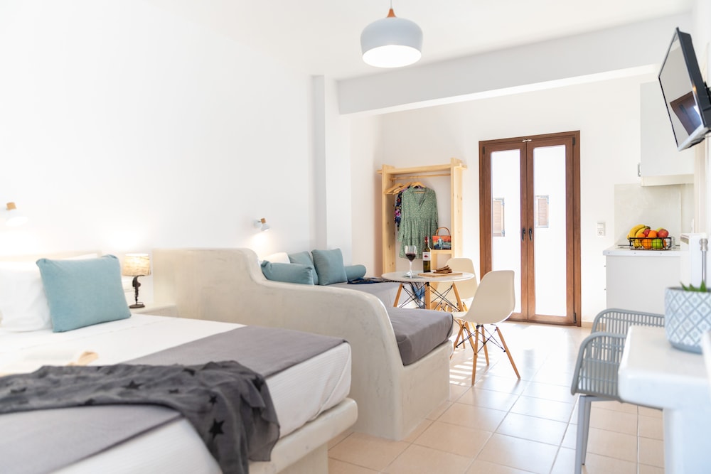 Studio Suite, 1 Bedroom - Photo 1