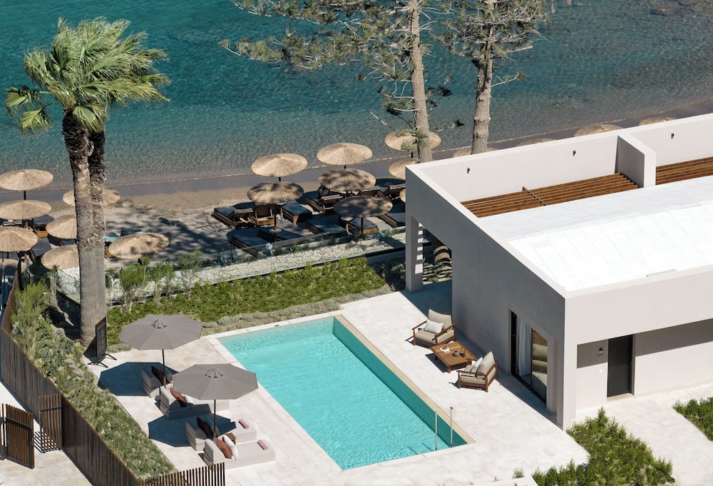 Water Bungalow Private Pool & Sea View thumbnail 6