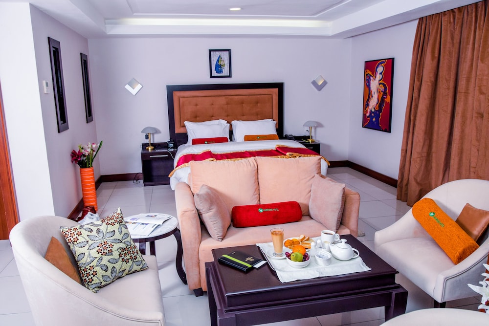 Ambassadorial Suite photo 1