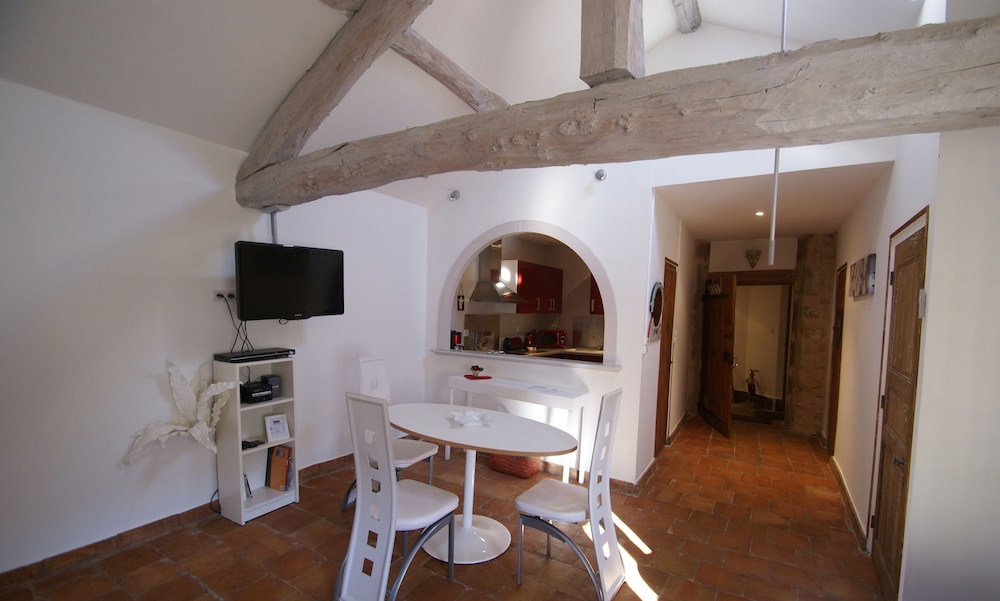 Superior Apartment, Ensuite, Garden View GITE BLANC photo 3