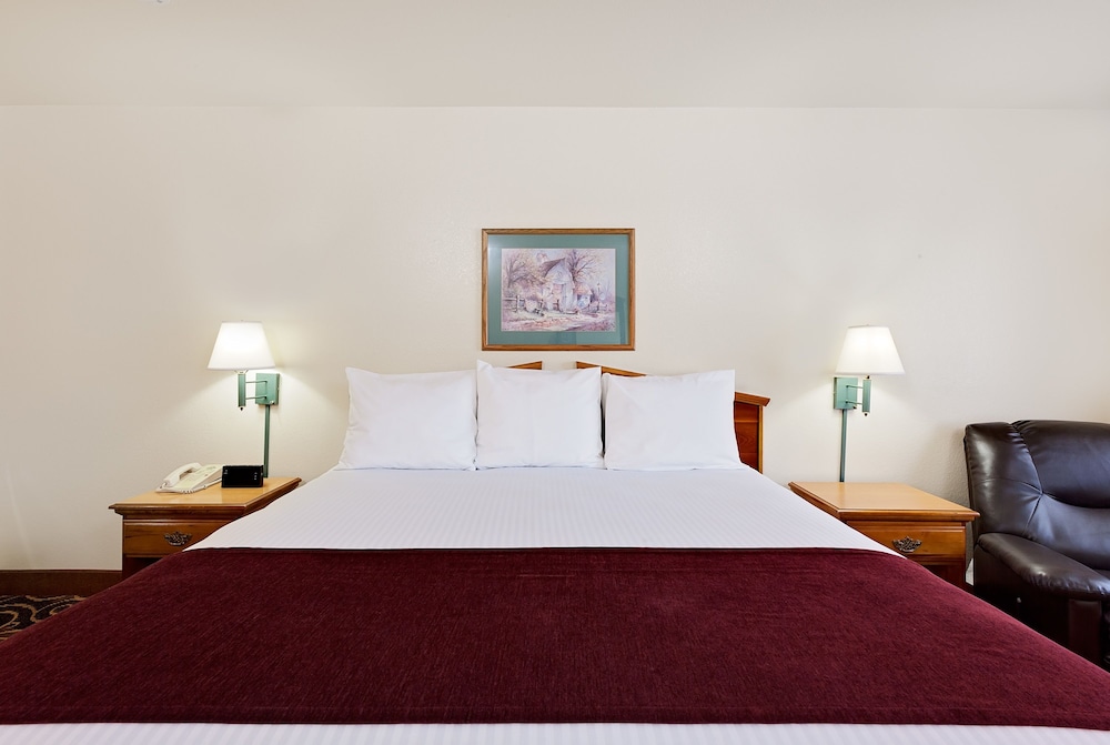 Suite, 1 Bedroom, Non Smoking (1 King Bed) photo 3
