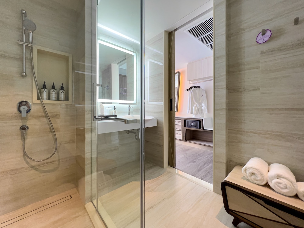 Deluxe Twin Bed Room - Photo 3