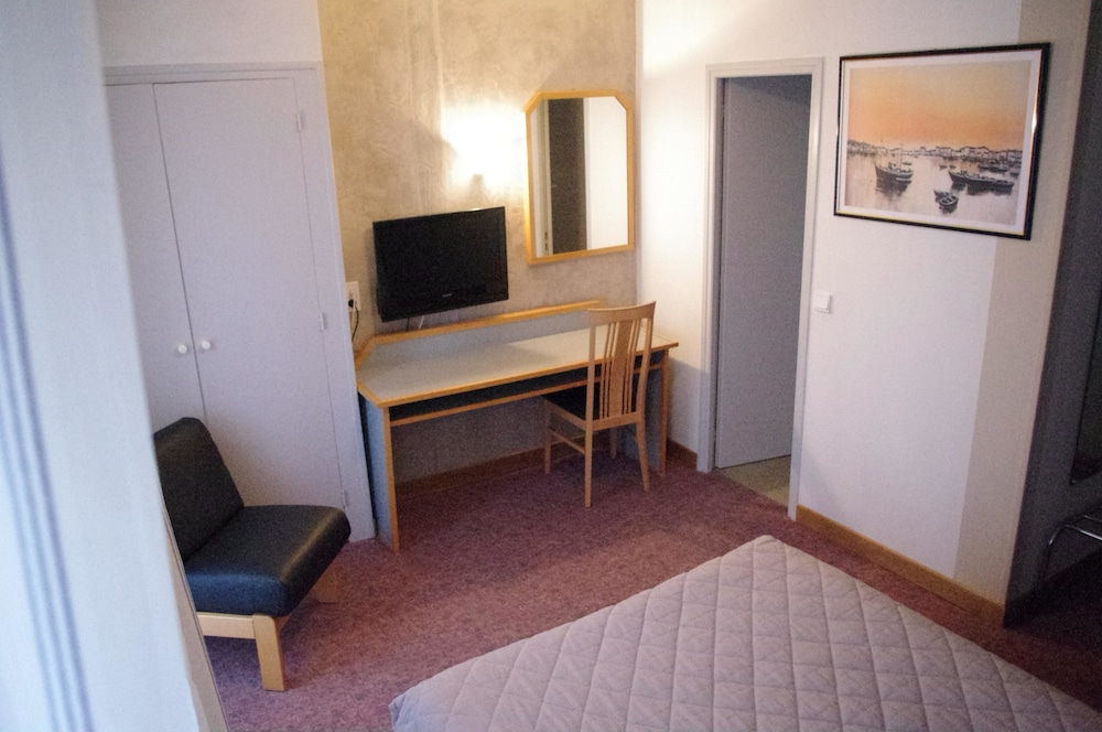 Twin Room, Courtyard View
