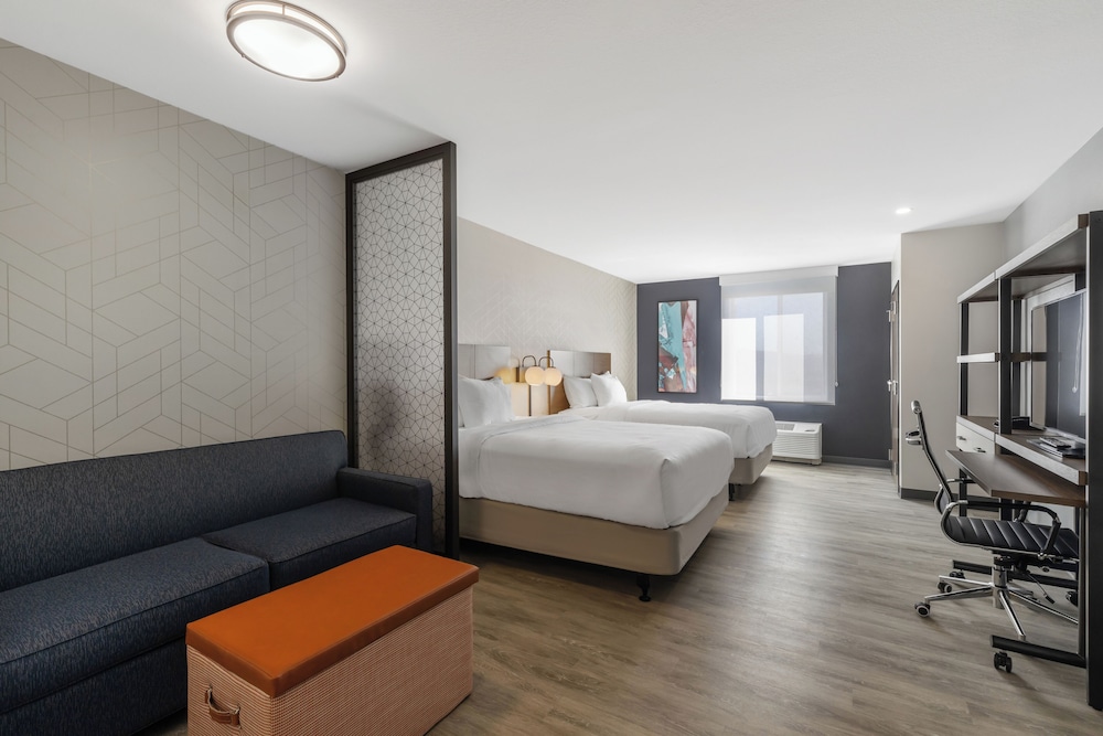 Suite, 2 Queen Beds, Non Smoking photo 3