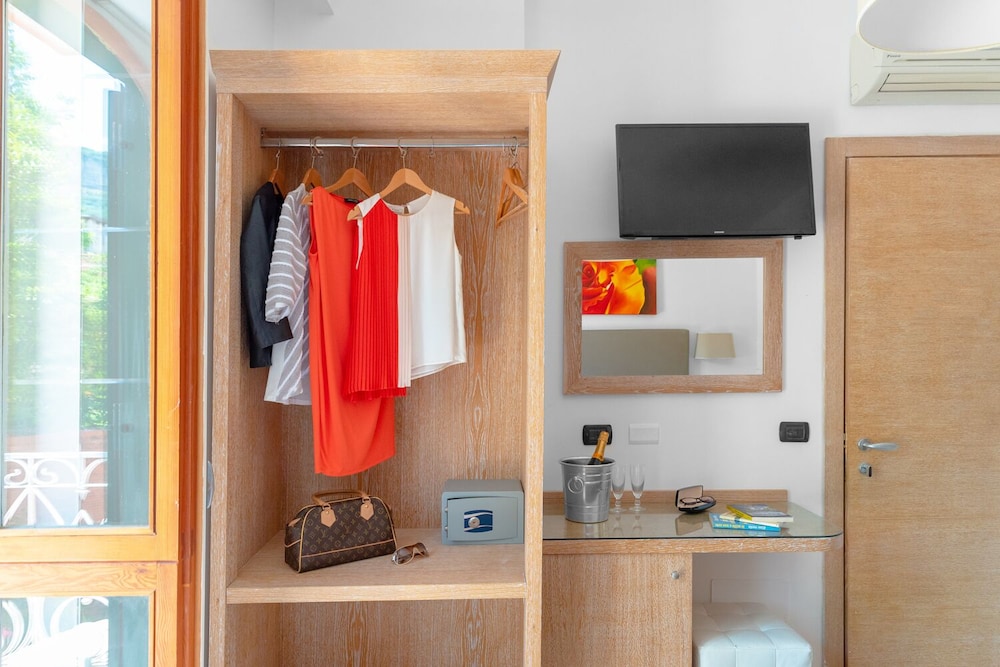 Apartment, 1 Bedroom, Smoking, Private Bathroom