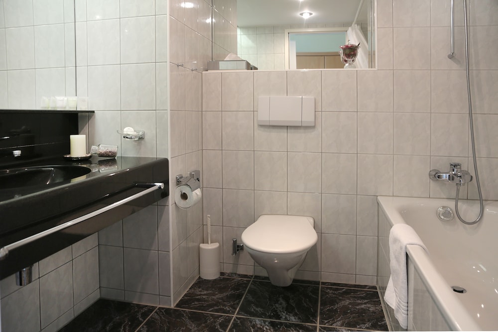 Deluxe Twin Room, Accessible, Balcony photo 3