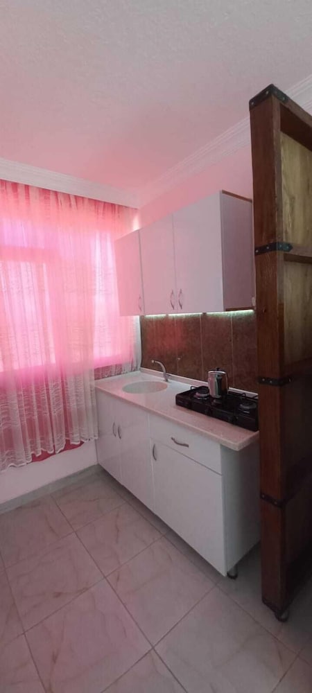 Basic Triple Room photo 3