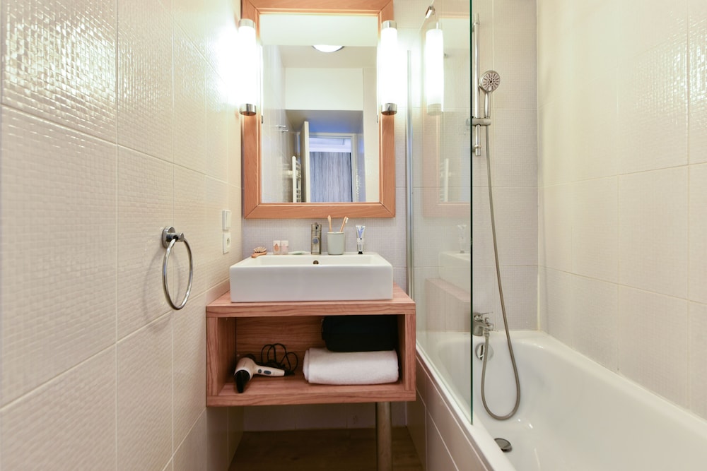 Apartment 4 people - 1 bedroom - Terrace - Air conditioned photo 2