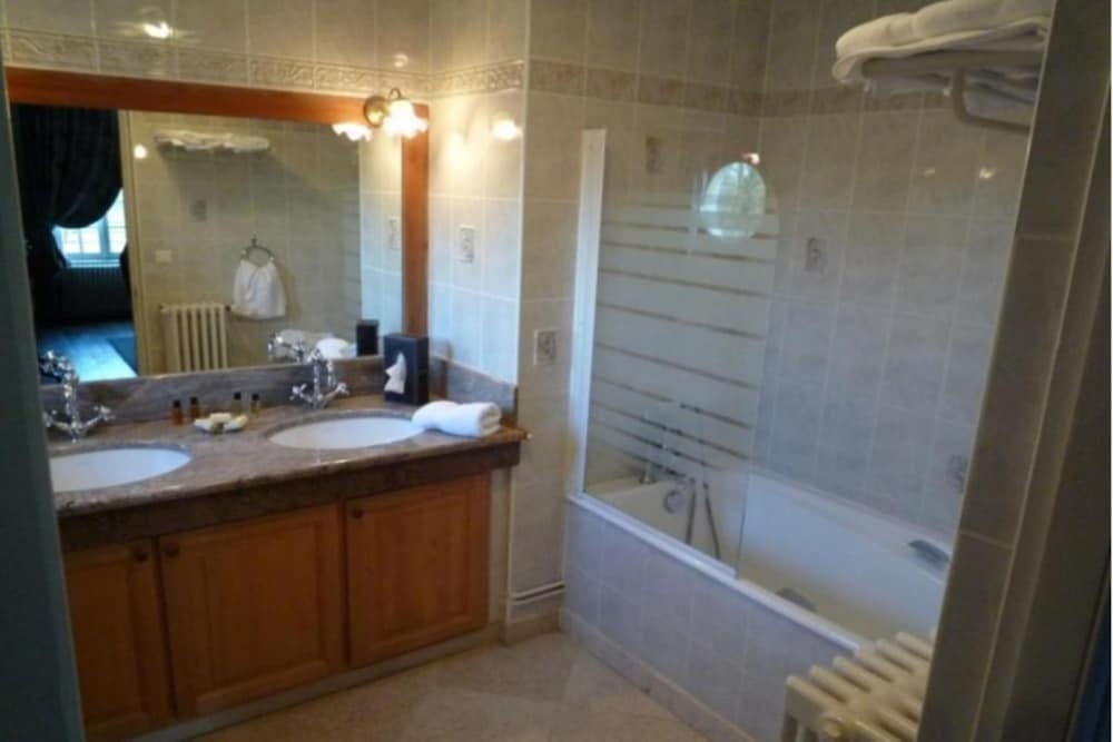 Deluxe Suite, 2 Bedrooms, Park View photo 2