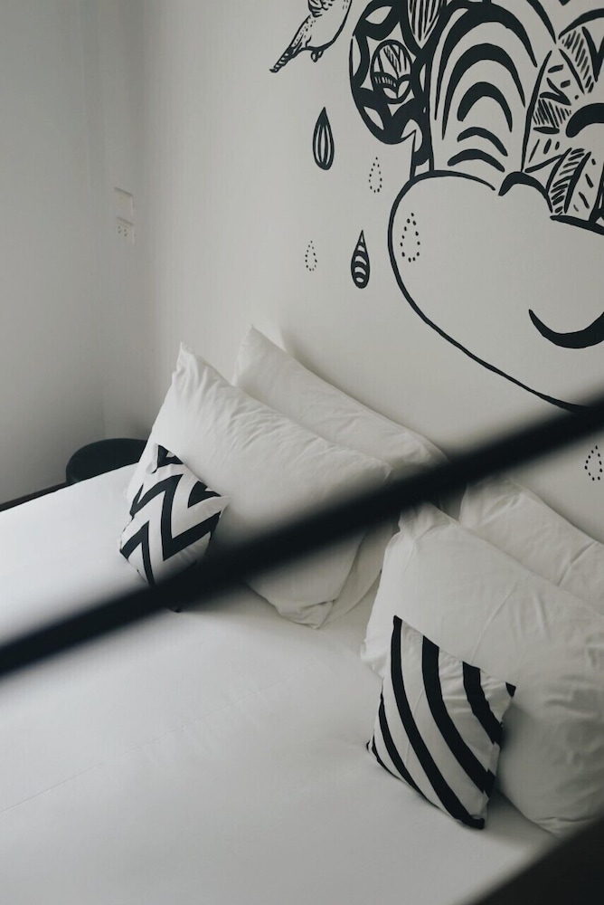 Gorilla pod ( Double bed + Loft bed ) - Photo 3