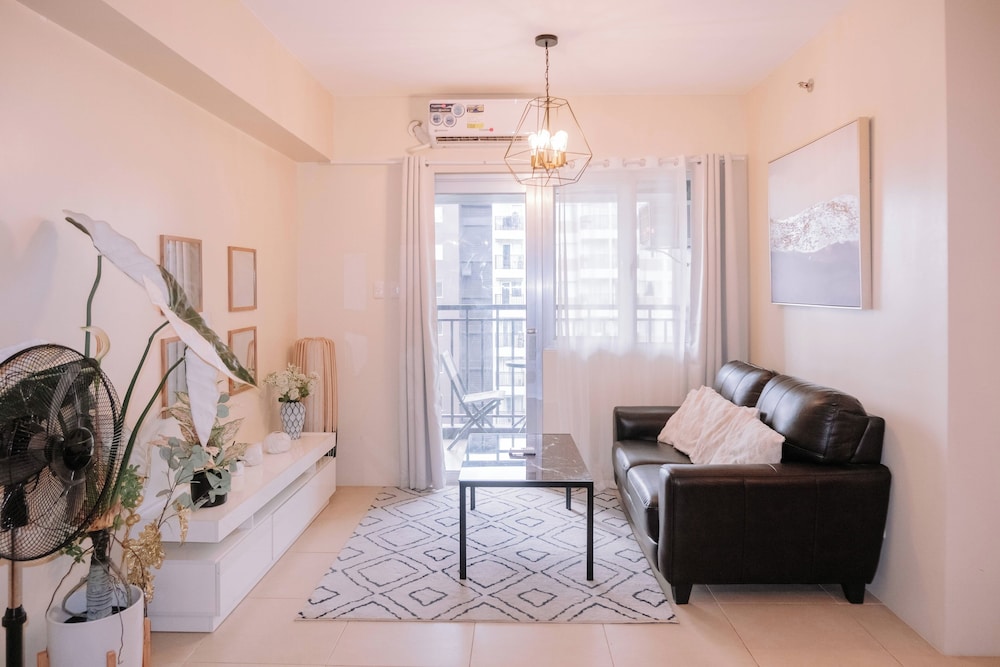 Condo, 2 Bedrooms, Balcony