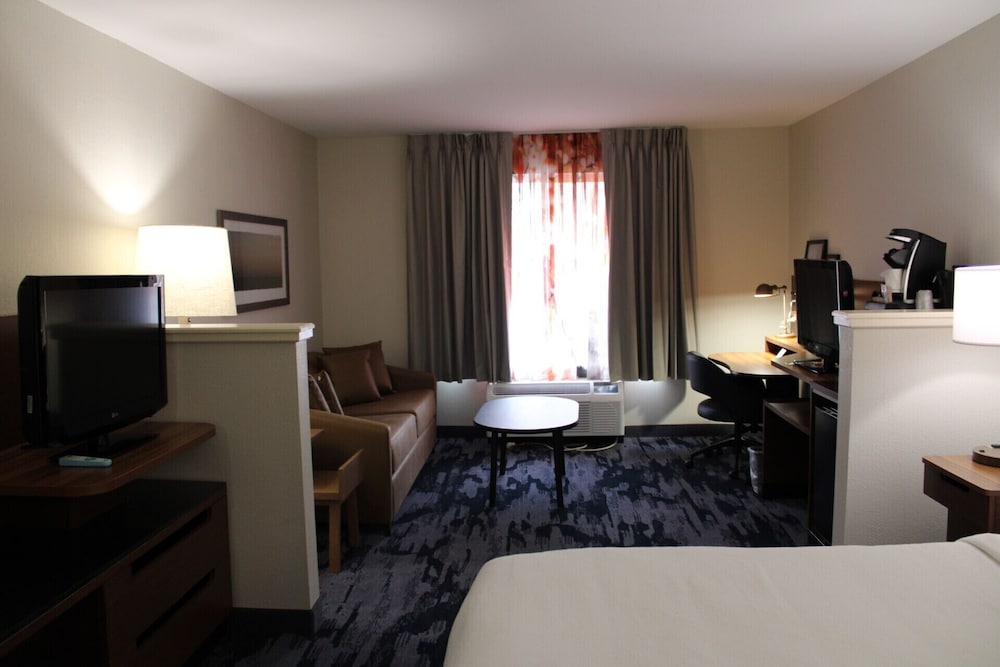 Executive Suite, 1 King Bed with Sofa bed - Photo 7