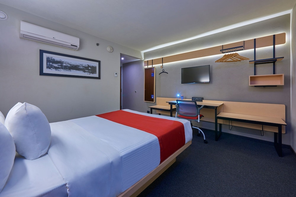 Room, 1 Queen Bed - Photo 4