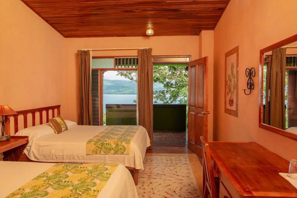 Standard Room, Lake View photo 2